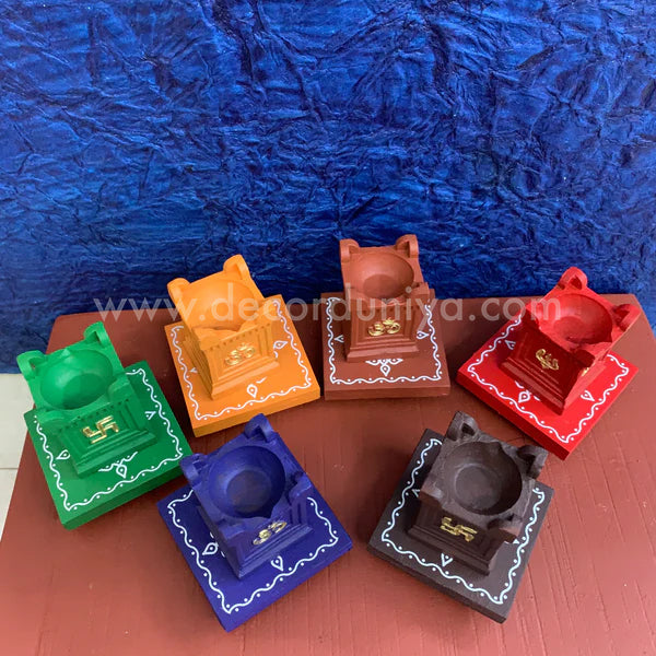 Clay Vilakku, Thulasi Maadam Diya with Wooden Manai - Set of 6 Pcs - DD11
