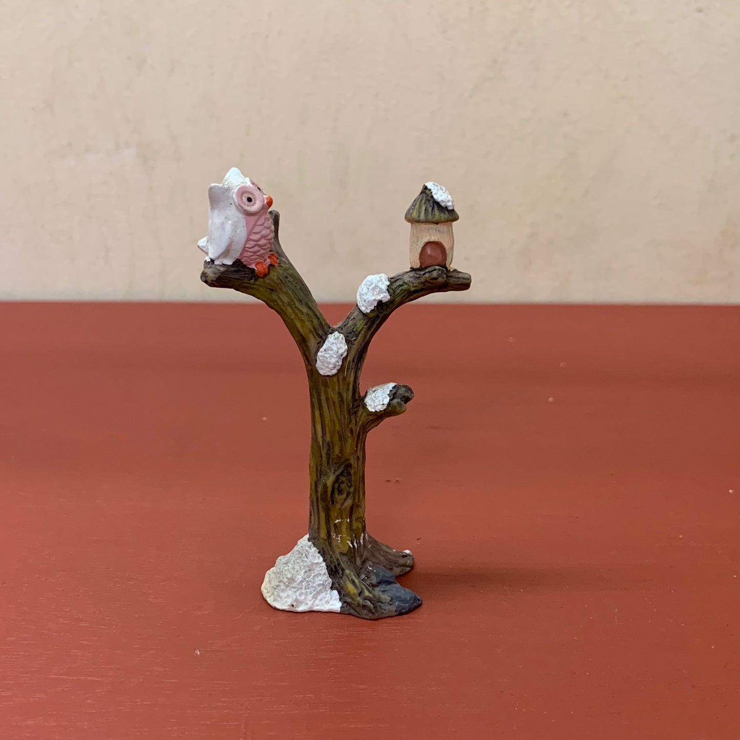 Owl on tree - M38
