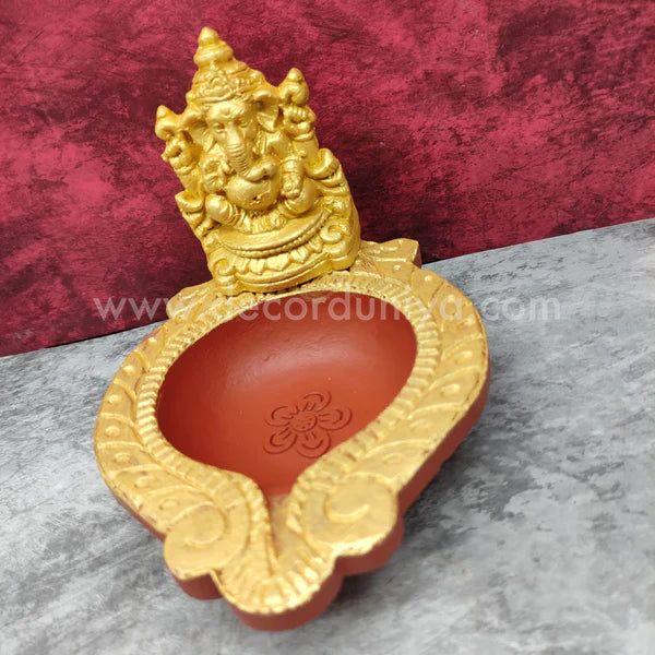 Clay Ganesha Vilakku - GV5