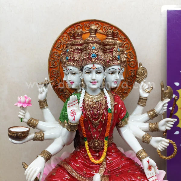 Sri Gayatri Devi - GY1