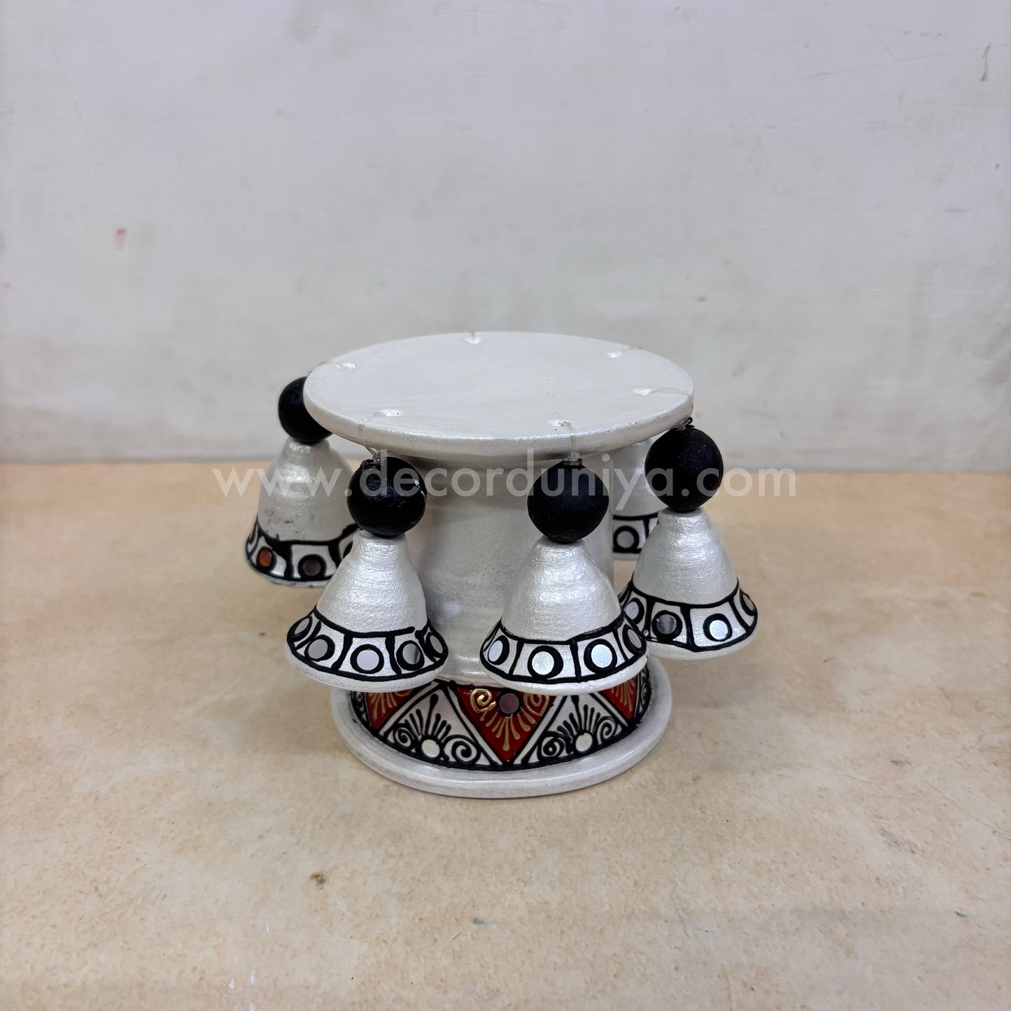 Handcrafted Designer Urili Stand - VP52