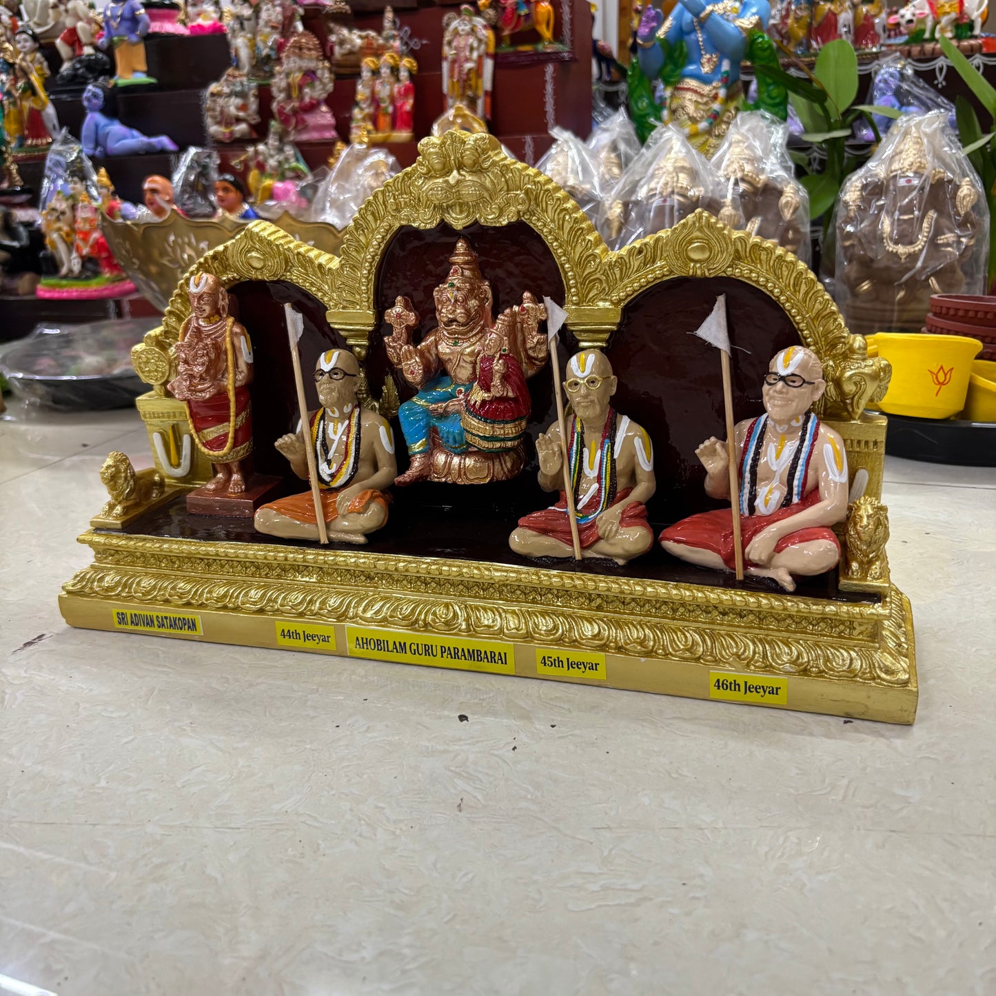 Guru Parambarai | Fibre Golu Bommai | Decor Duniya Golu Dolls | Navaratri Golu Bommai - DN7