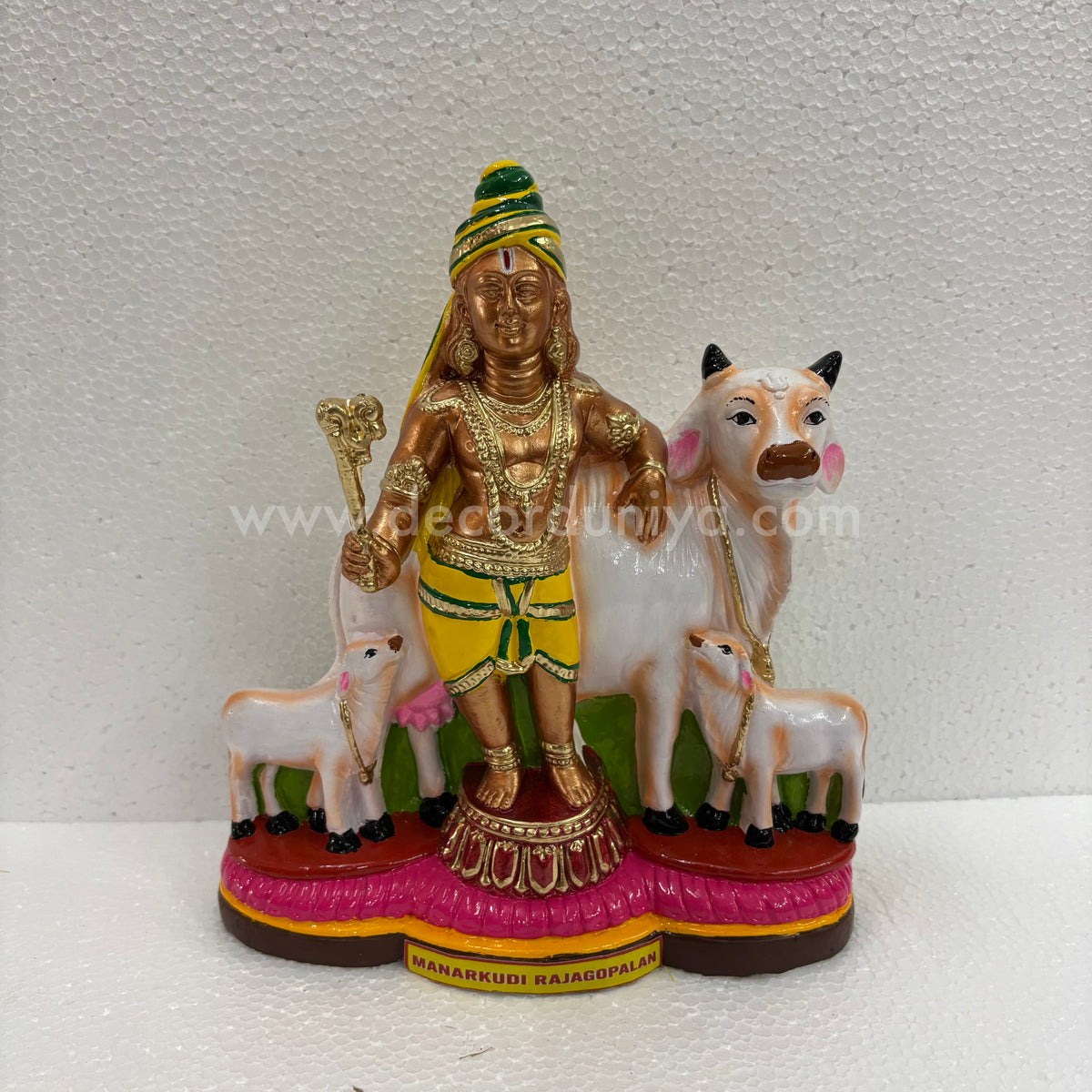 Mannargudi Rajagopalaswamy Perumal with Cow Clay Golu Doll | Navaratri Golu Bommai & Pooja Décor – TKS28