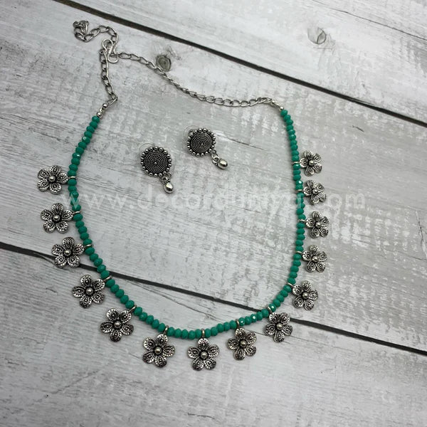 Turquoise green neck set with studs - JW07