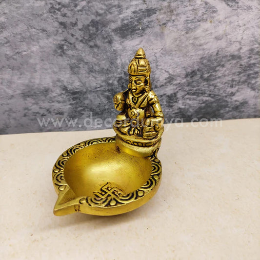 Kubera Vilakku - KV1