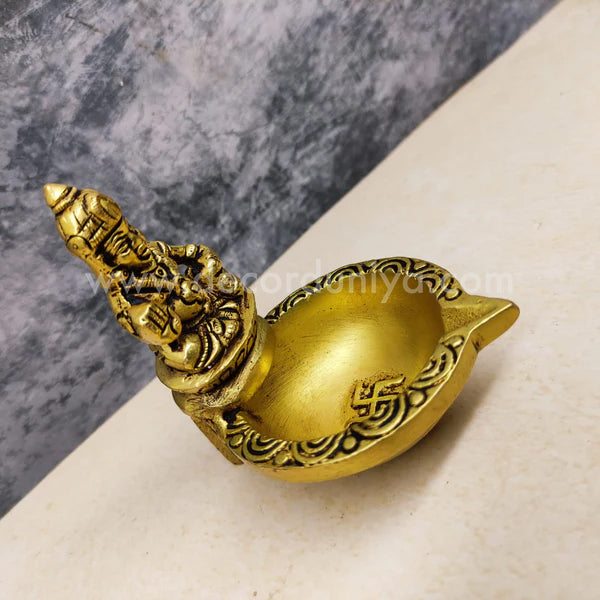 Kubera Vilakku - KV1