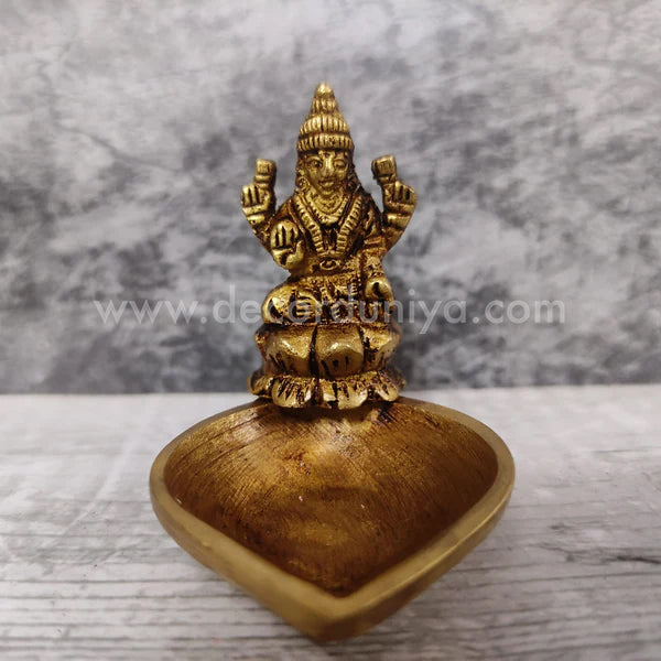 Lakshmi Vilakku - LBL1