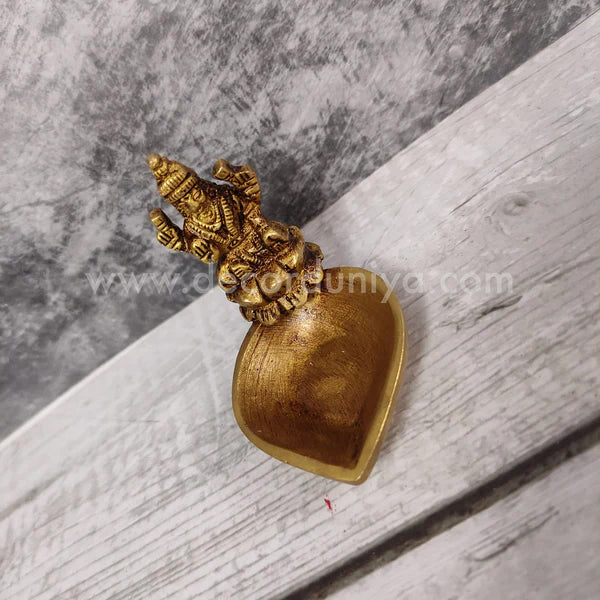 Lakshmi Vilakku - LBL1