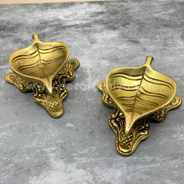 Brass Leaf Vilakku, Lamp - LL01-c