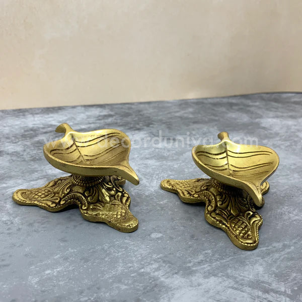 Brass Leaf Vilakku, Lamp - LL01-c