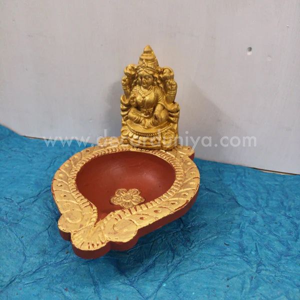 Clay Lakshmi Vilakku - LV3