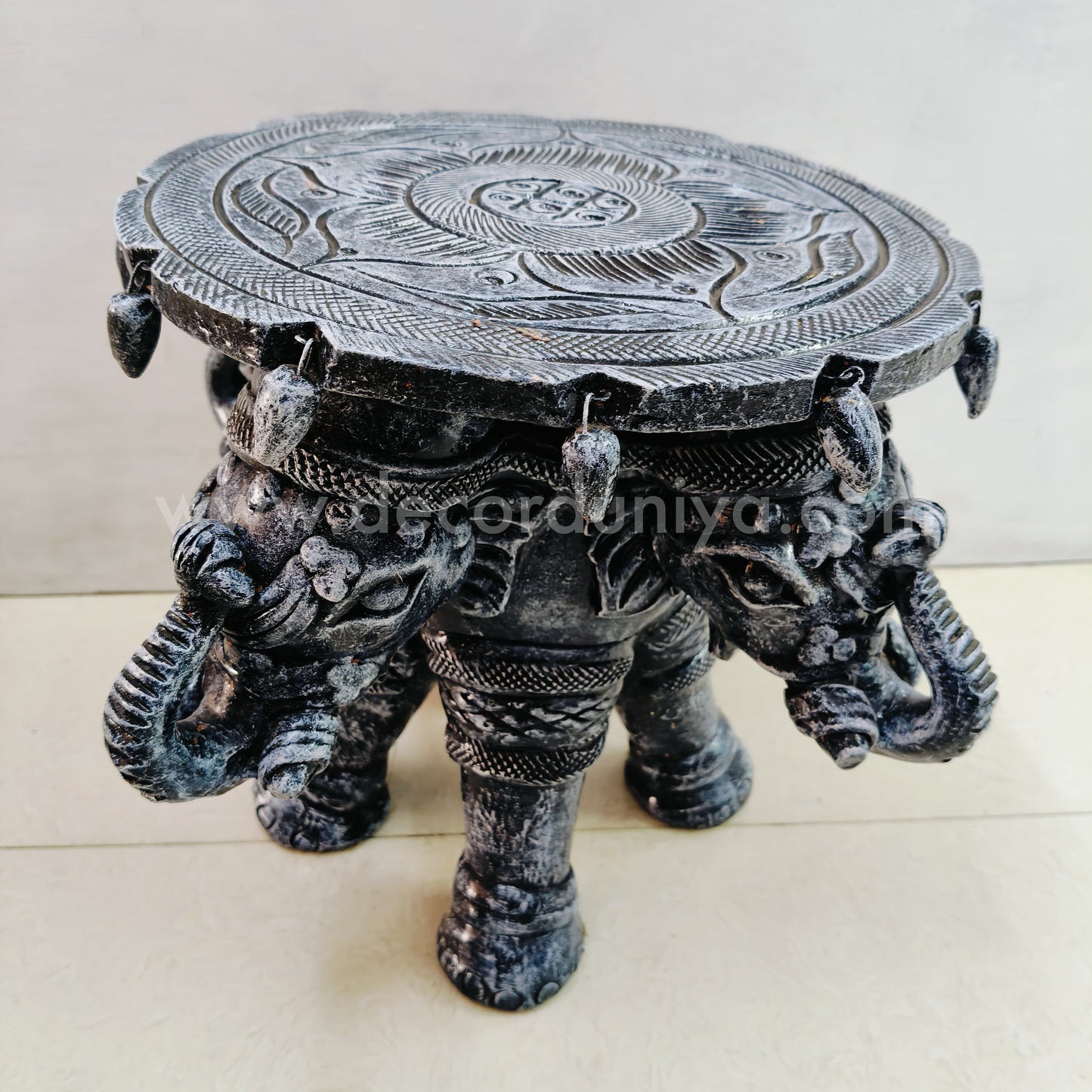 Handcrafted clay Urili and stand - CU2