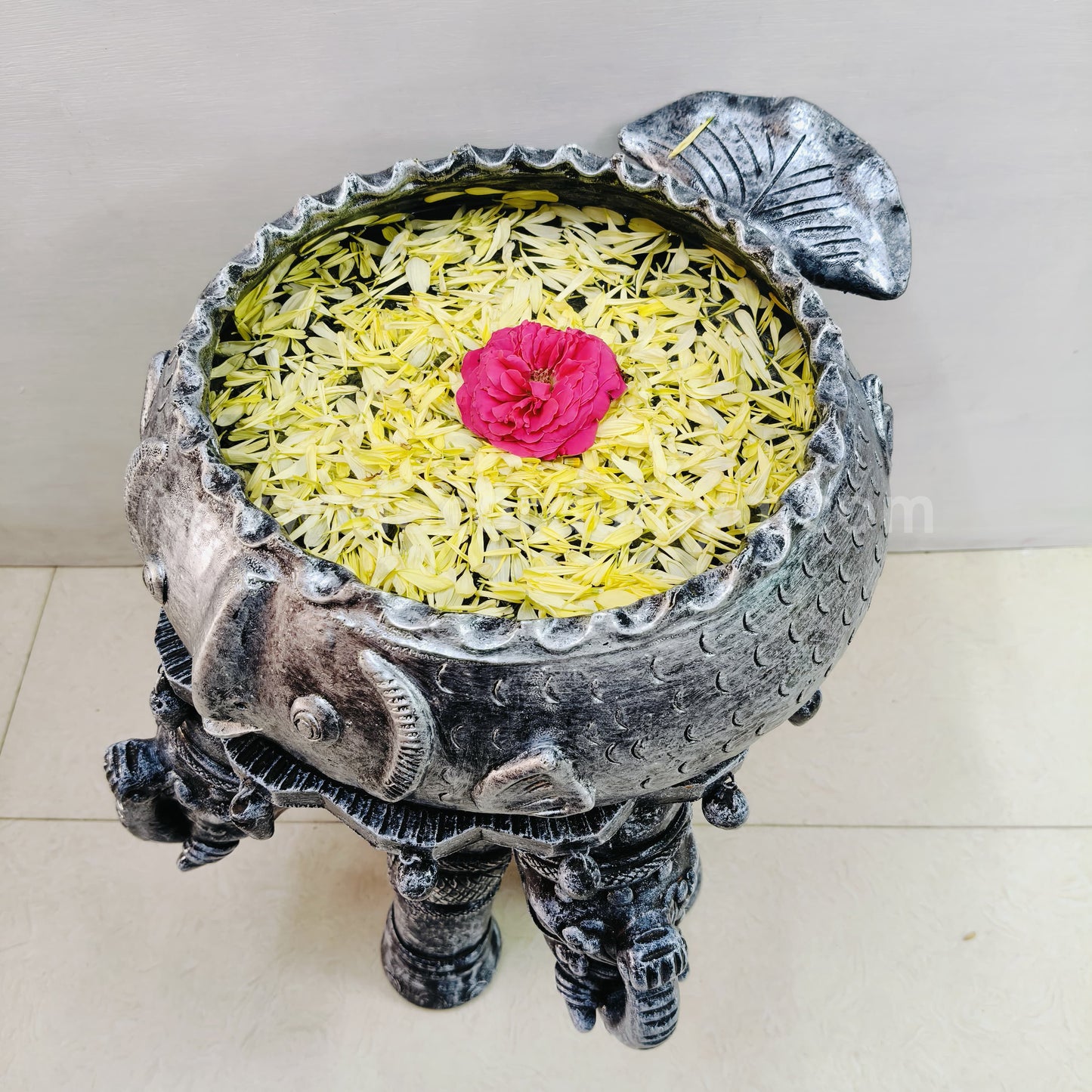 Handcrafted clay Urili and stand - CU1