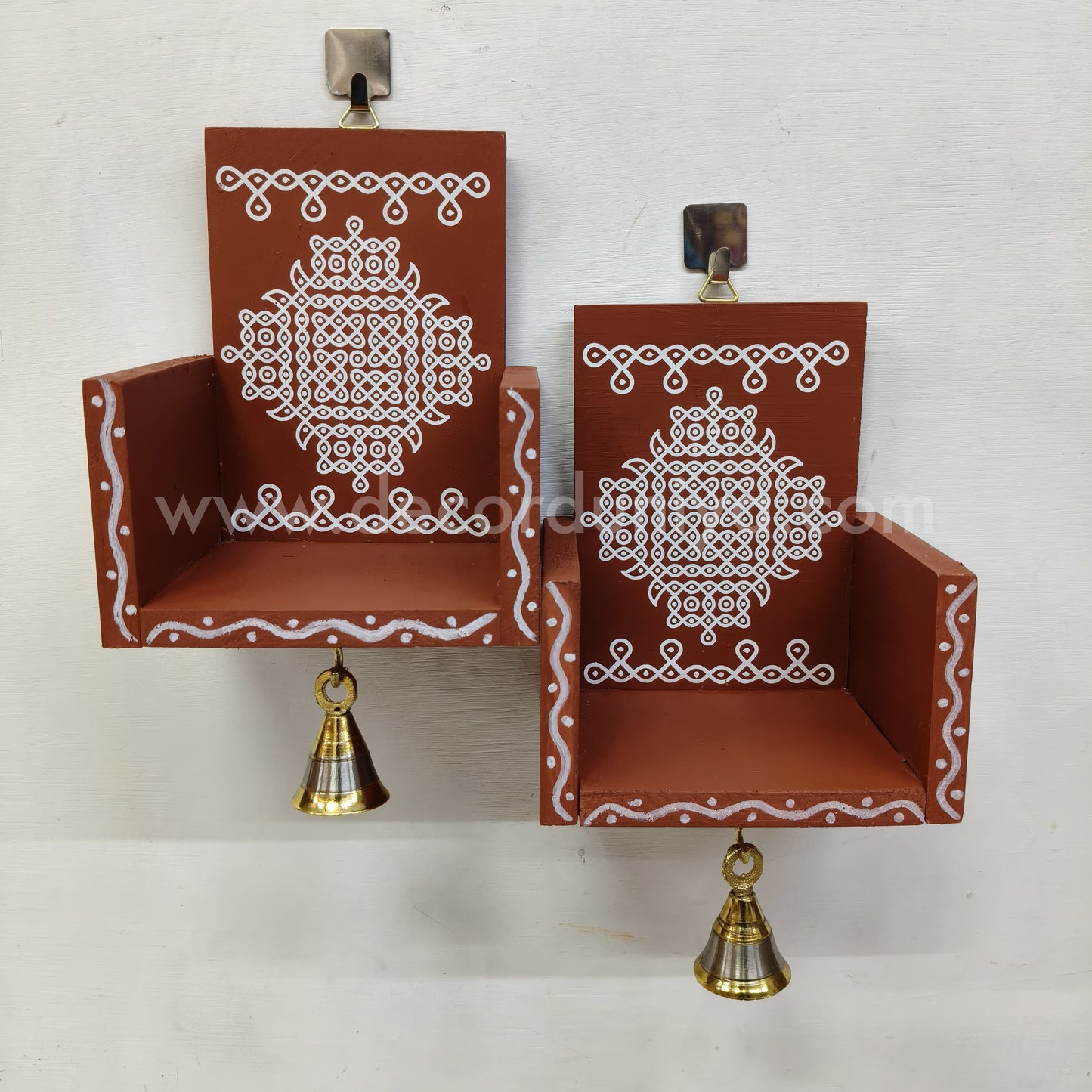 Closed type Wooden Kolam Wall Shelf Pair, Vilakku madam - CVM3