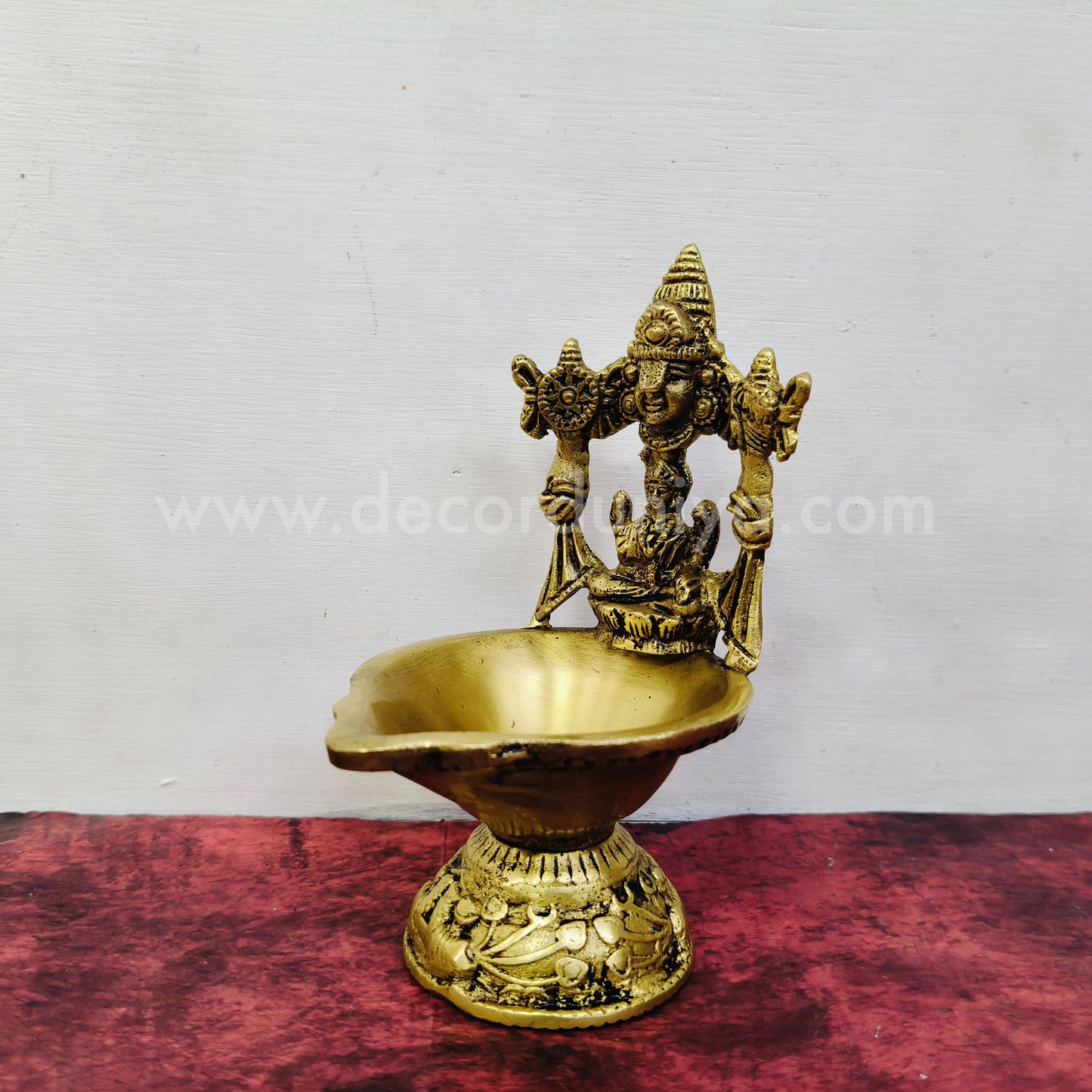Perumal Lakshmi Vilakku - RB103