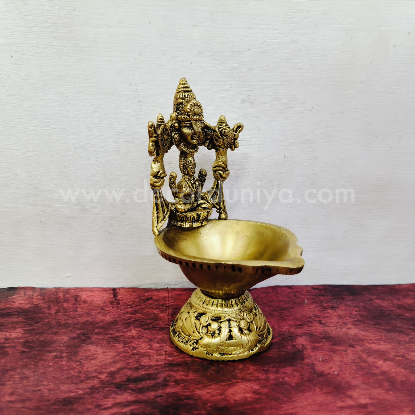 Perumal Lakshmi Vilakku - RB103