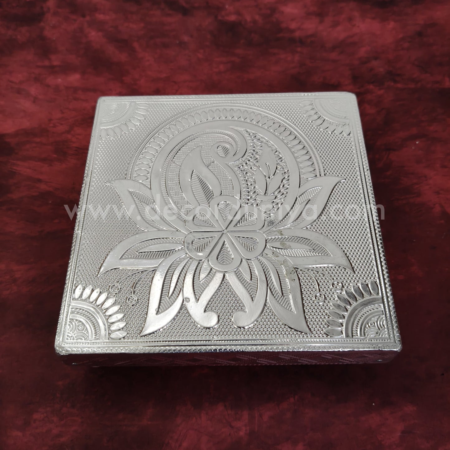 Wooden Meenakari Manai | Silver - MN104