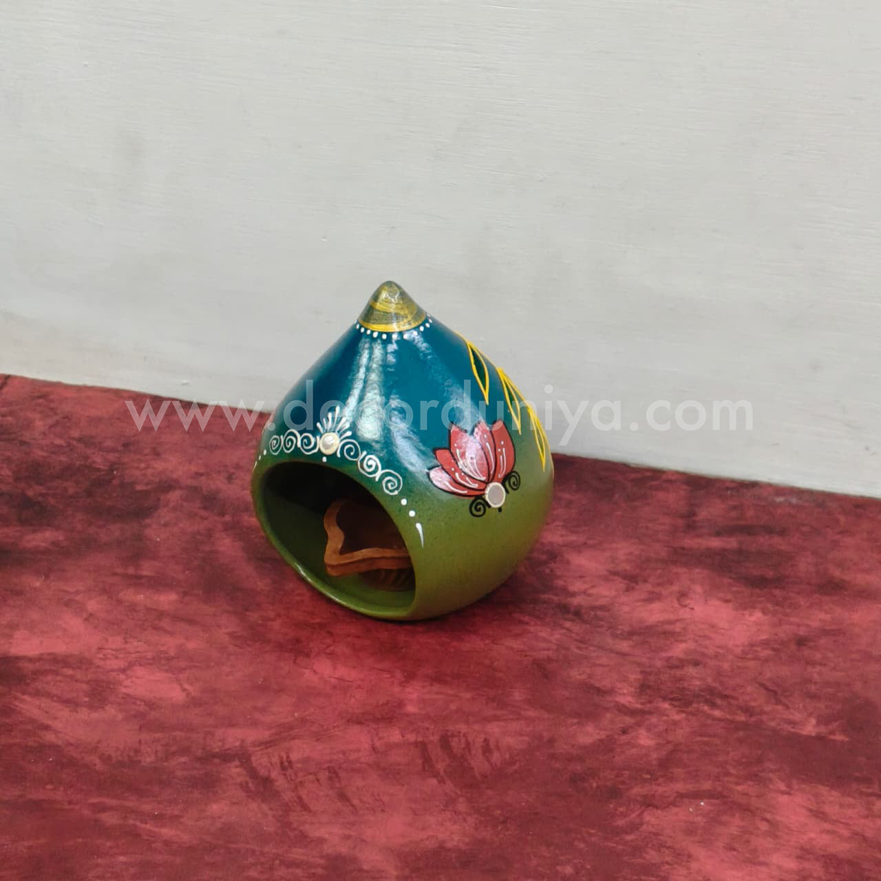 Hand Crafted Coconut Agal Vilakku - VSF1014