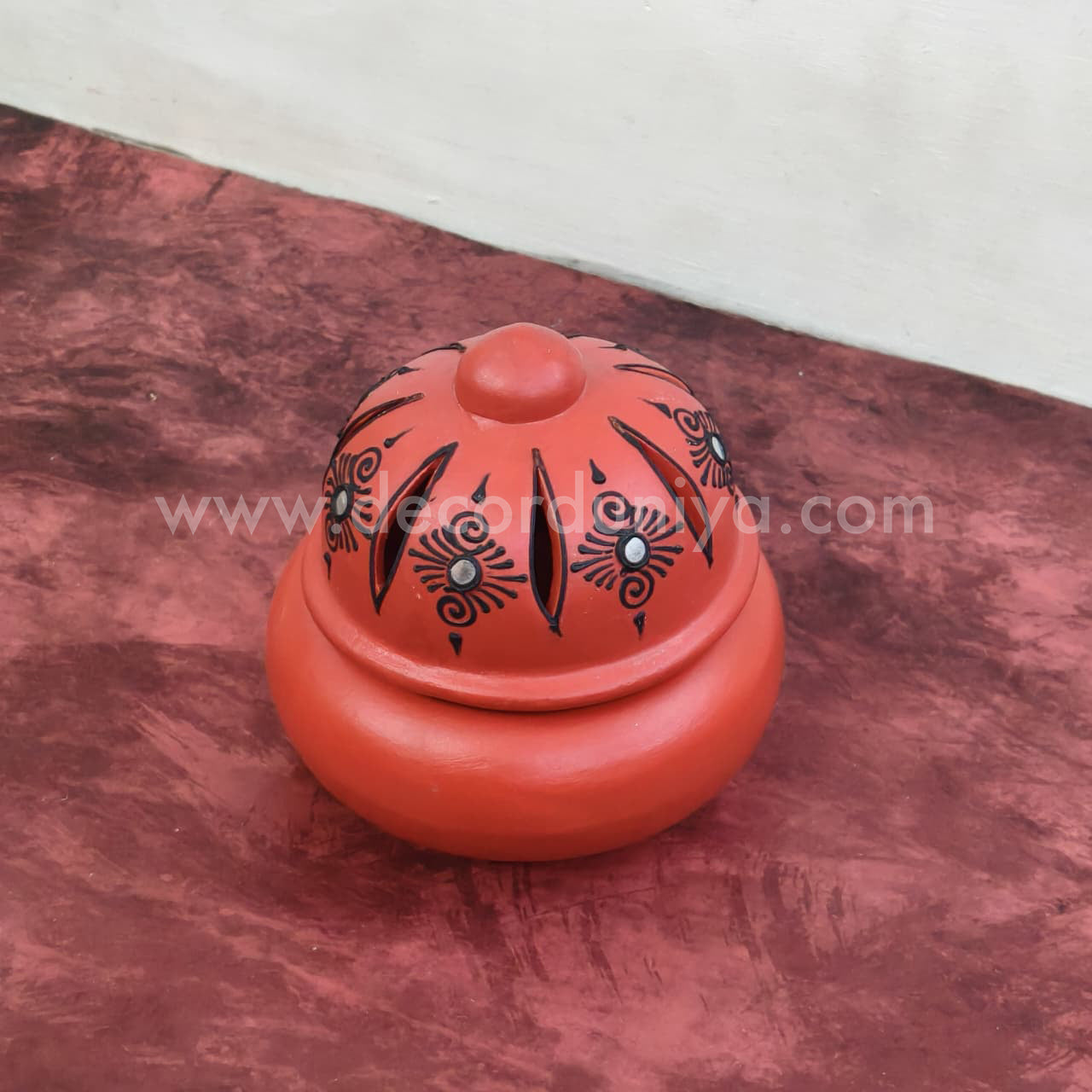 Hand Crafted Sambrani Holder - VS1052