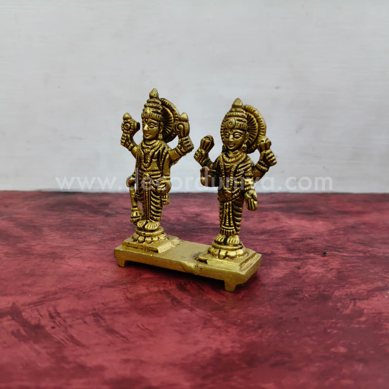 Vishnu Lakshmi - RB914