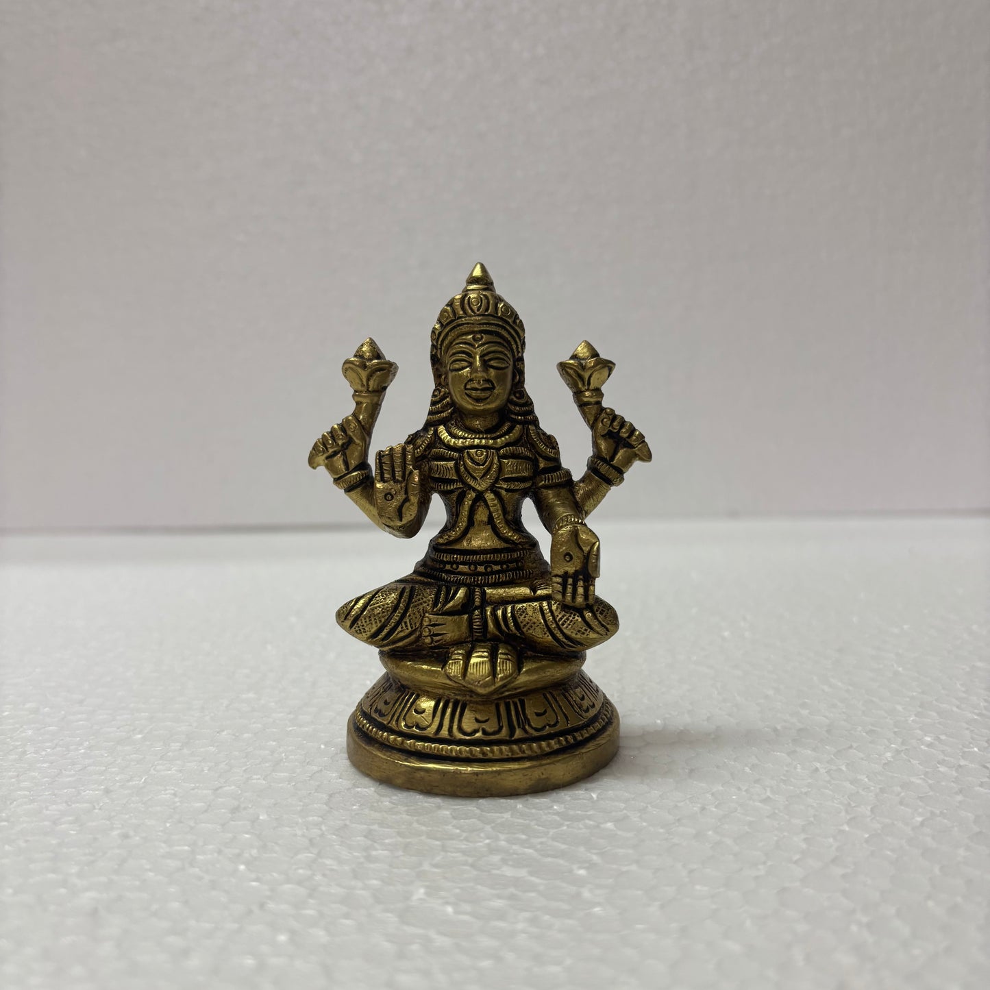 Maha Lakshmi | Goddess Lakshmi Brass Idol | Decor Duniya Brass Idols | Pooja & Home Décor – RBN02