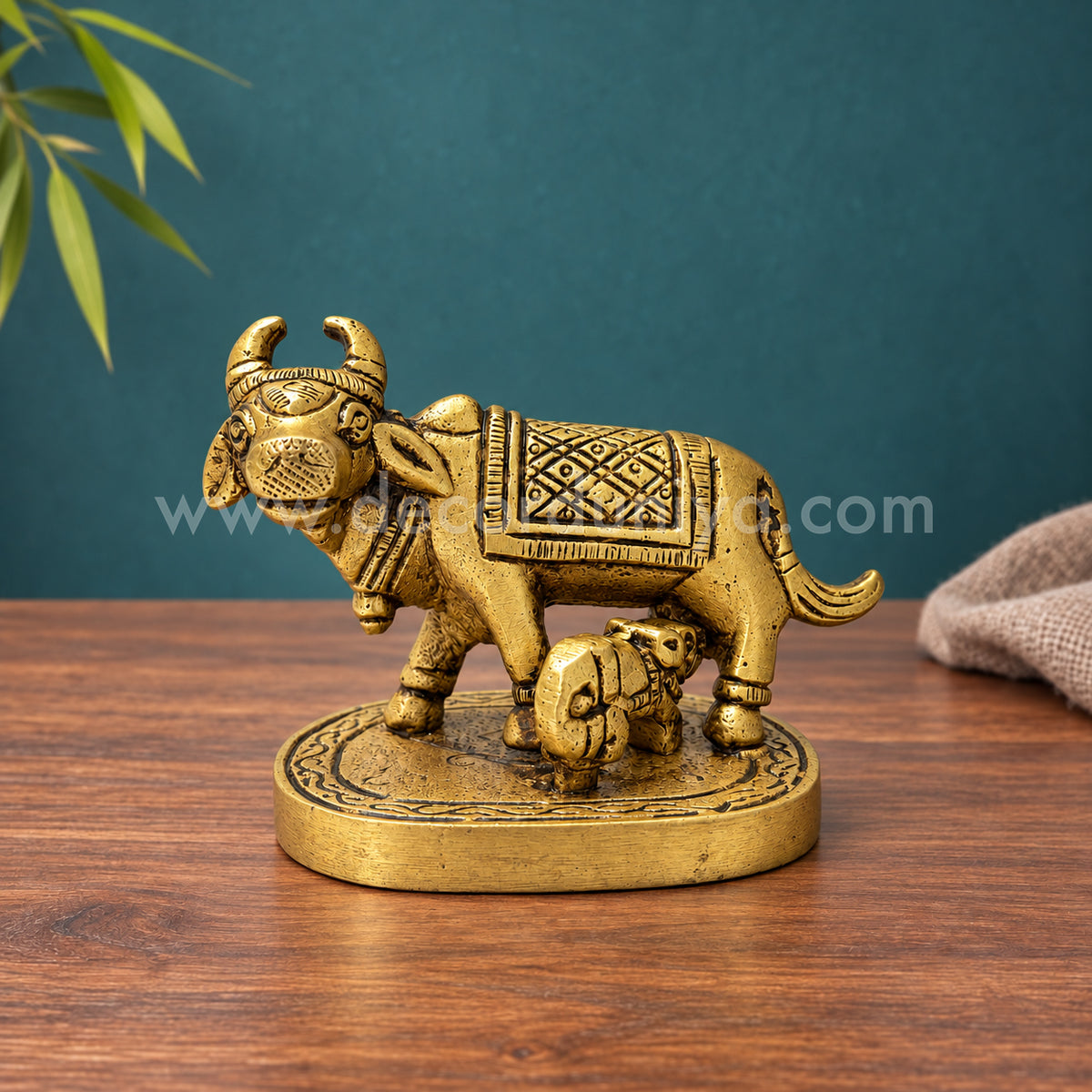 Cow & Calf | Gomatha Cow & Calf Brass Idol | Decor Duniya Brass Idols | Pooja & Home Décor – RBN37