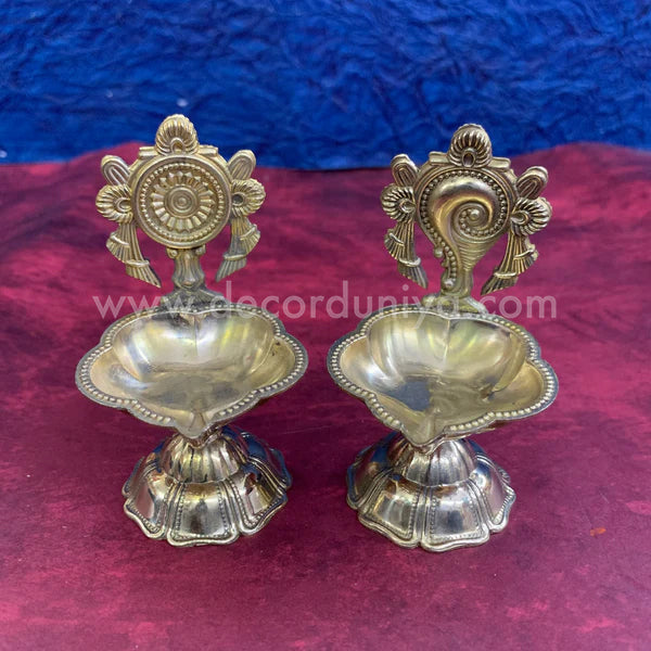 Sangu Chakra Vilakku - RJ21-c