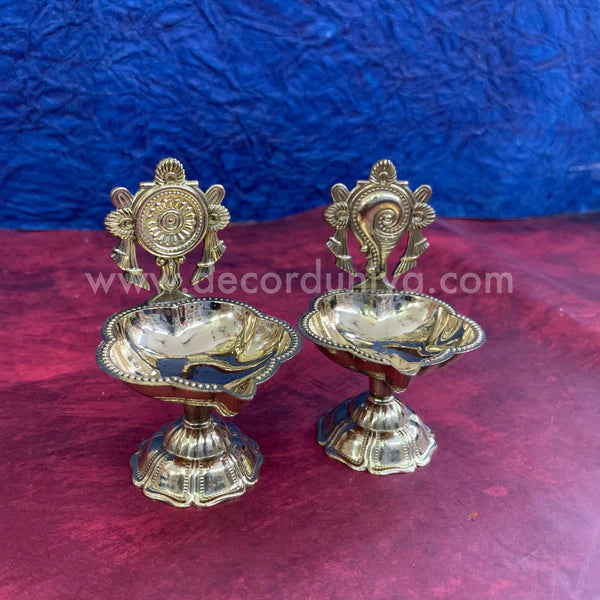 Sangu Chakra Vilakku - RB904