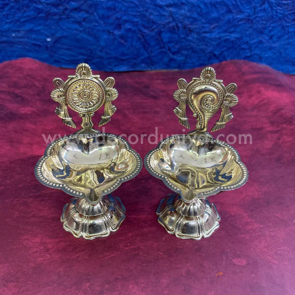 Sangu Chakra Vilakku - RB904