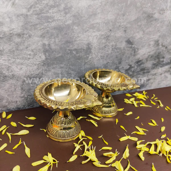 Brass Designer Vilakku with Padam - RJ5-c