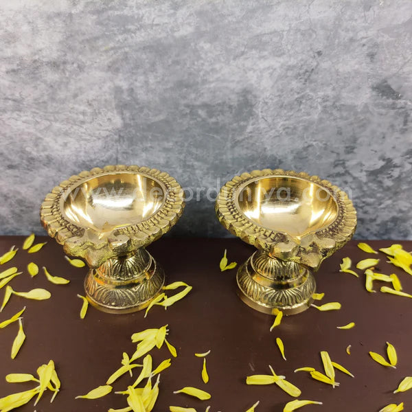 Brass Designer Vilakku with Padam - RJ5-c