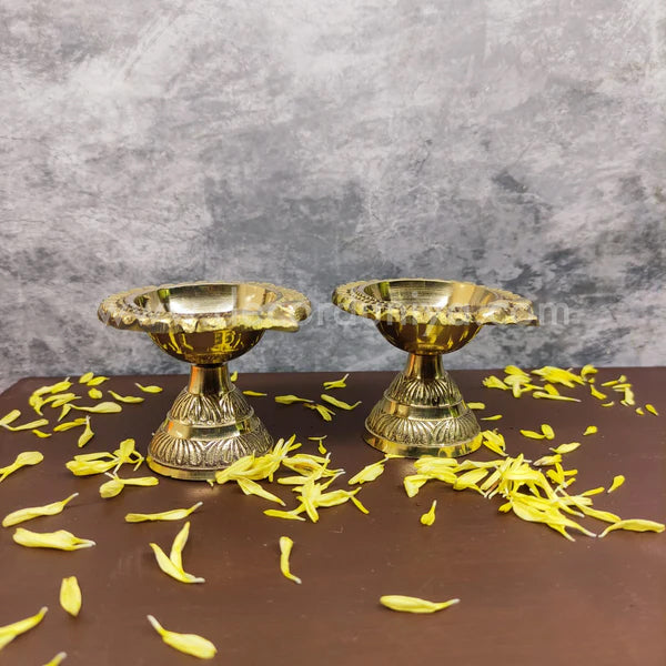 Brass Designer Vilakku with Padam - RJ5-c