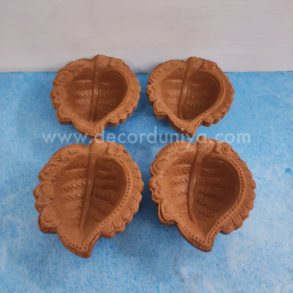 Karthigai Deepam - Vilakku Combo - Clay Diya Gift Box - VC4 - set of 27 lamps