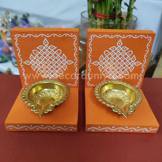 Wooden Kolam Wall Shelf Pair | Vilakku madam - VM33