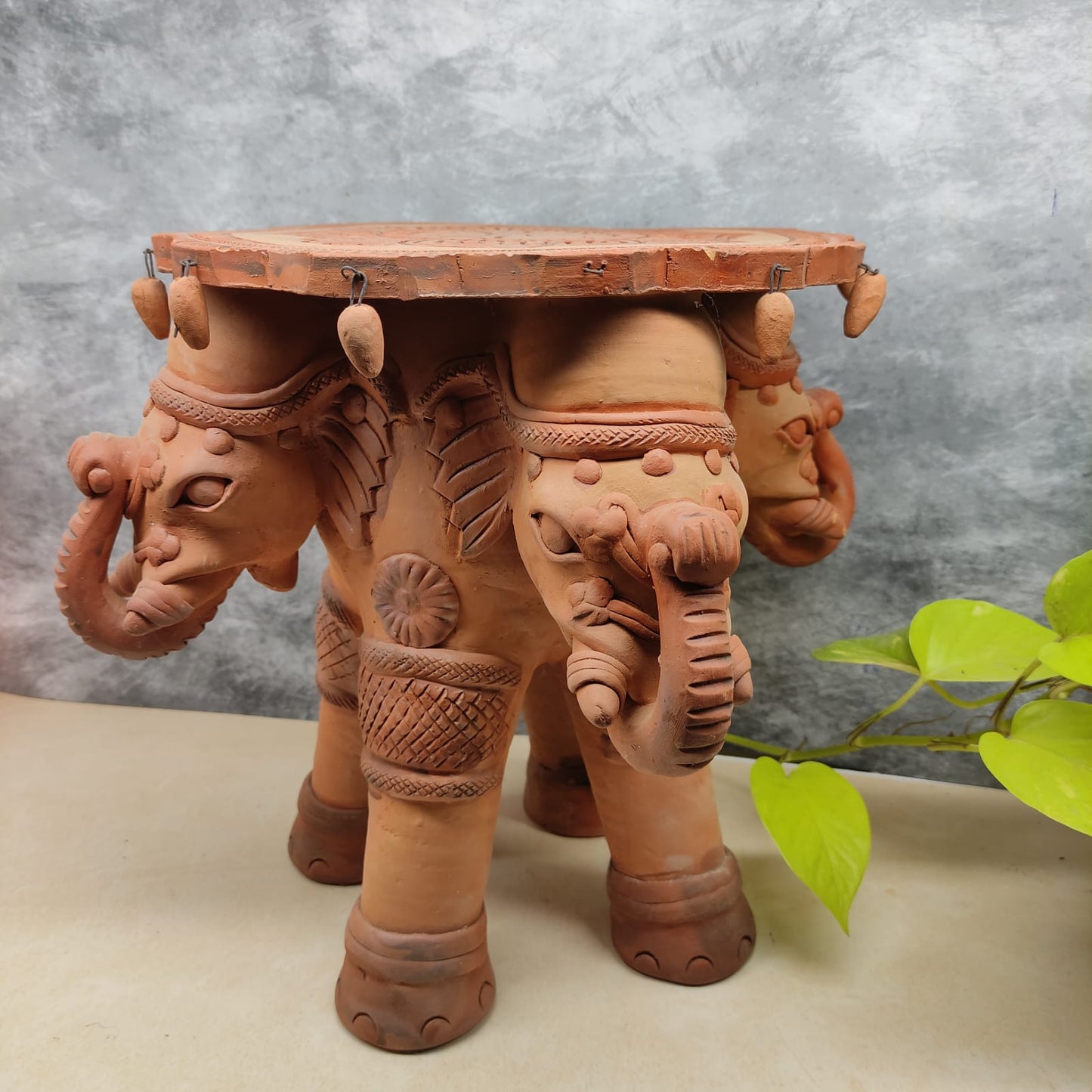 Elephant Urili Stand - ES51