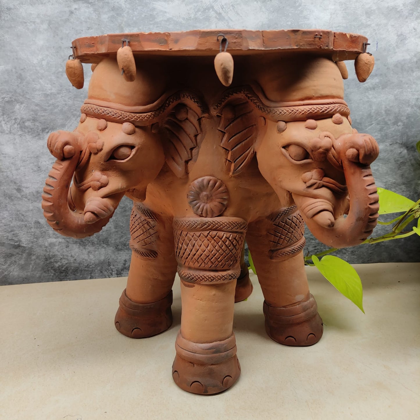 Elephant Urili Stand - ES51