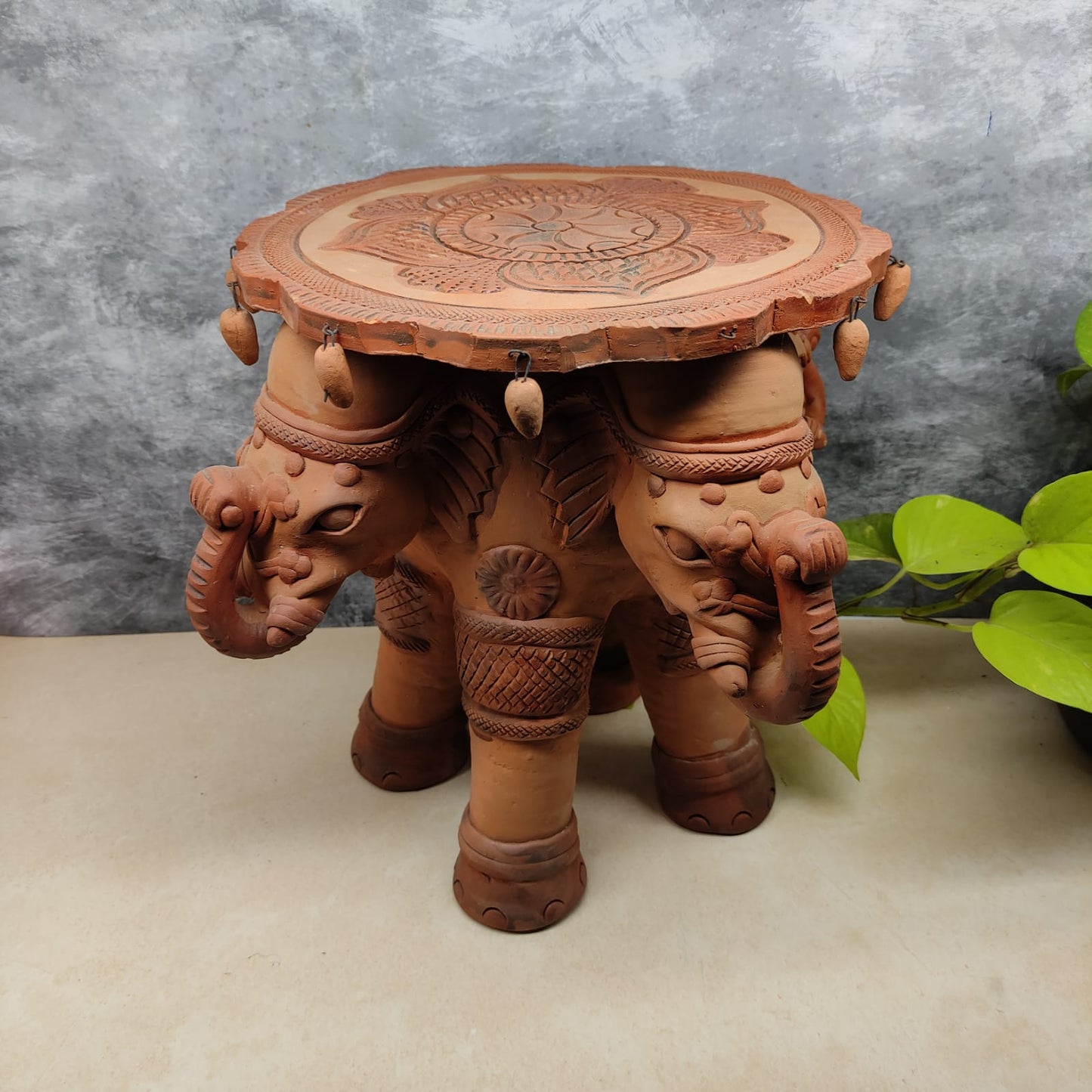Elephant Urili Stand - ES51