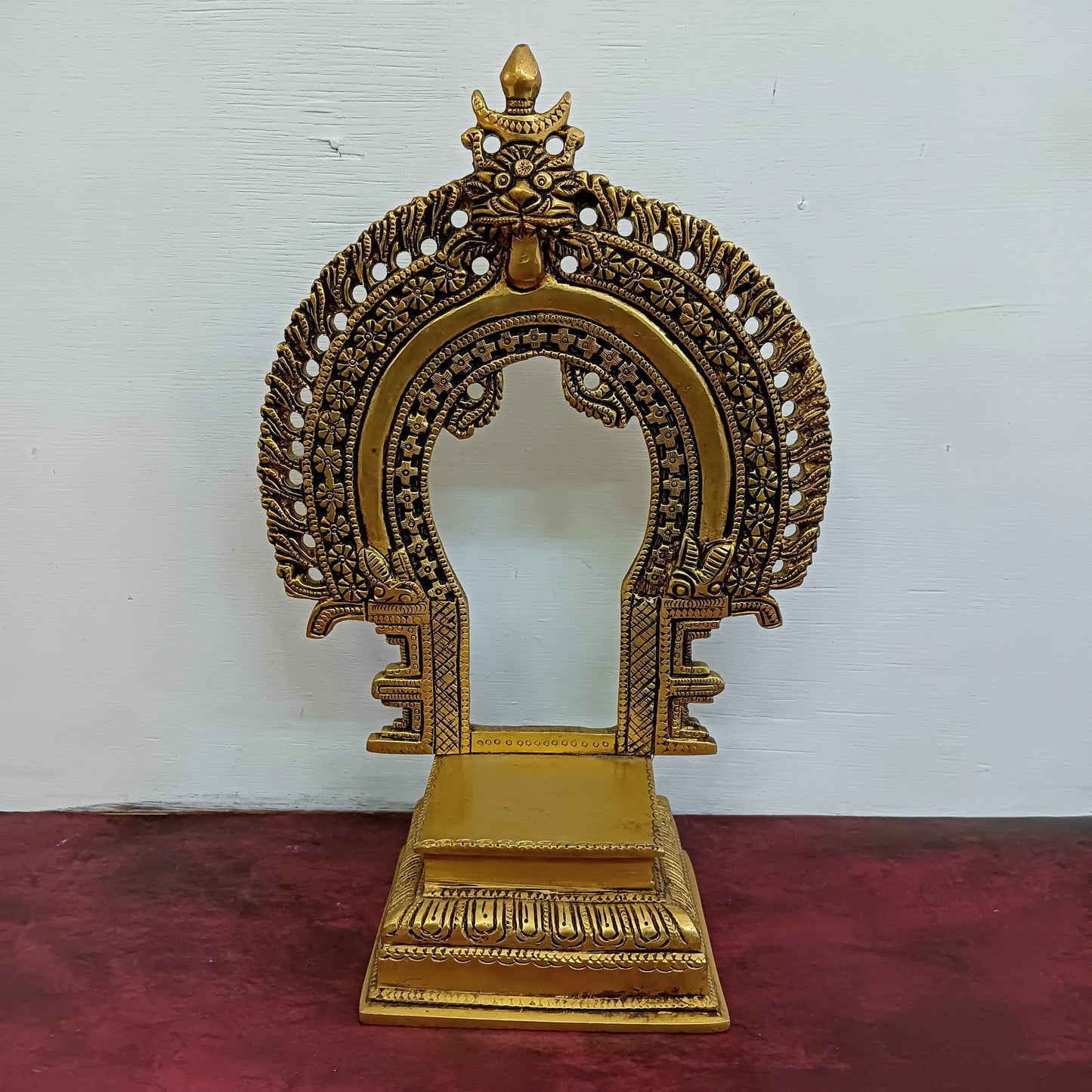 Thiruvachi with Peetem - SB24