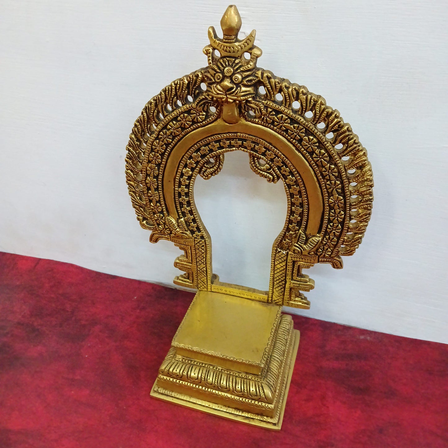 Thiruvachi with Peetem - SB24