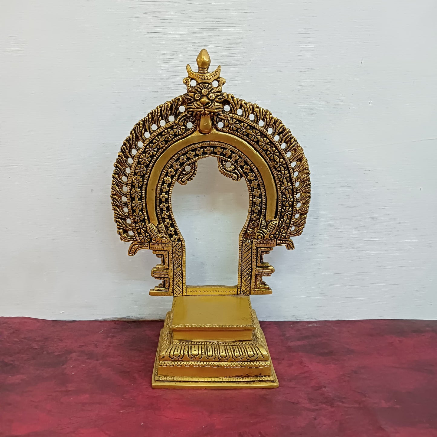 Thiruvachi with Peetem - SB24