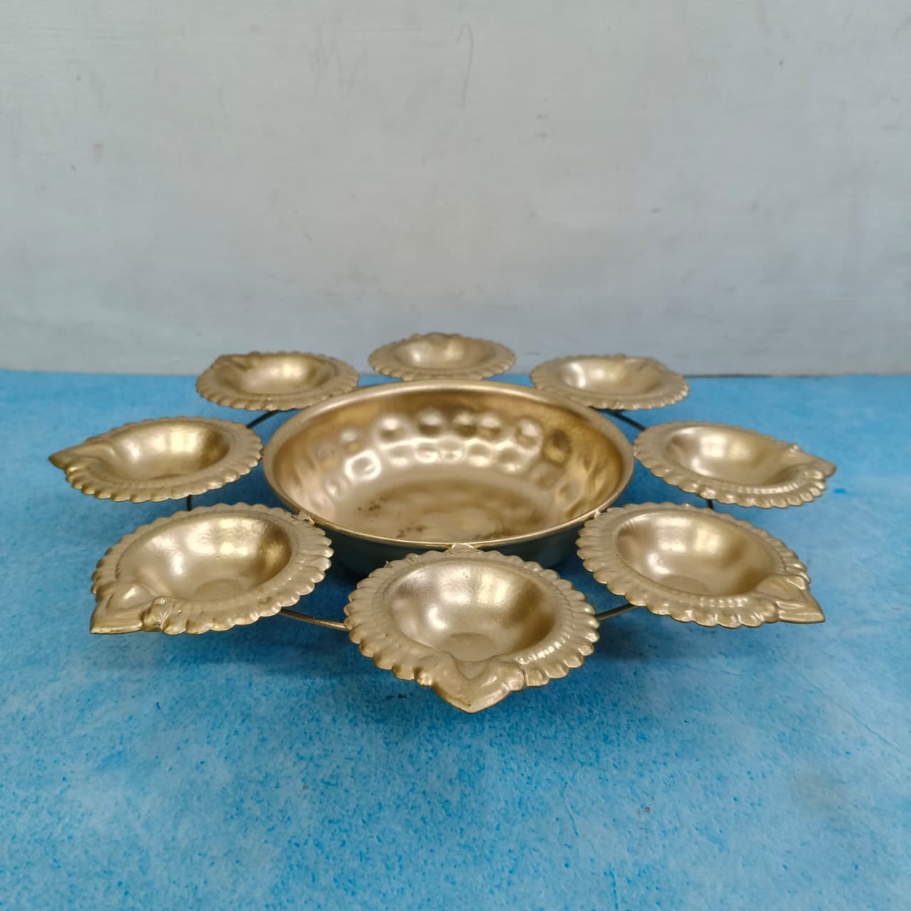 Metal Urili with Vilakku - MU10