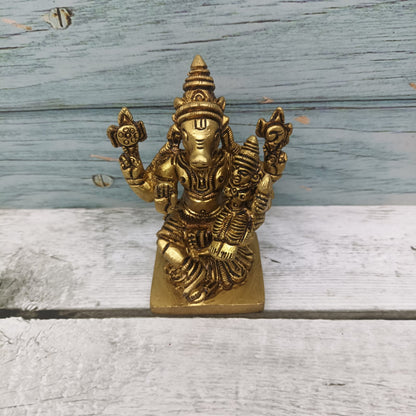 Lakshmi Hayagreevar  - LH01