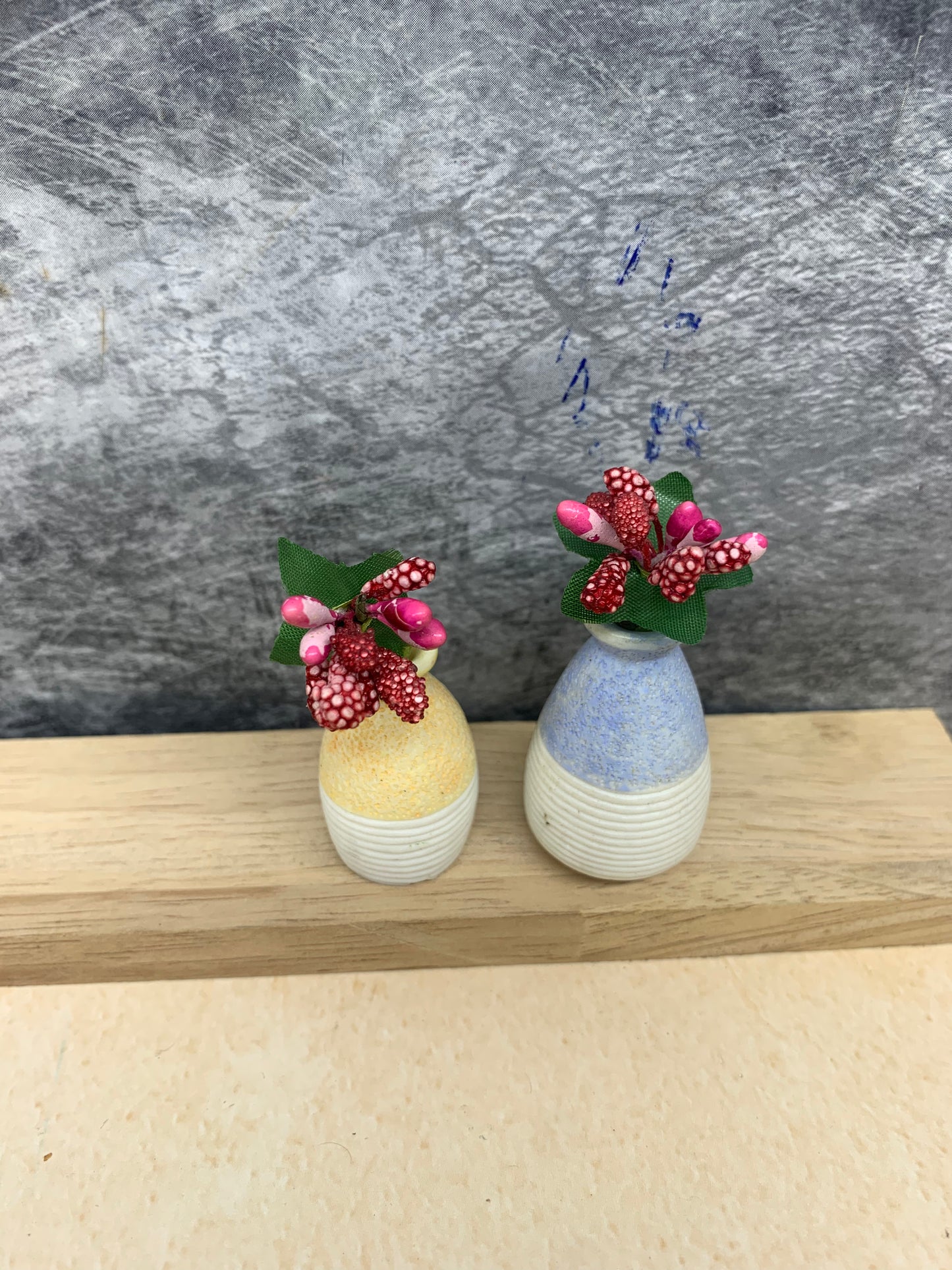 Miniature vase - M144