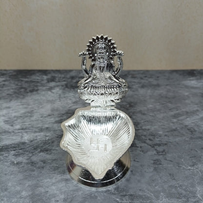 Lakshmi Vilakku - LK1