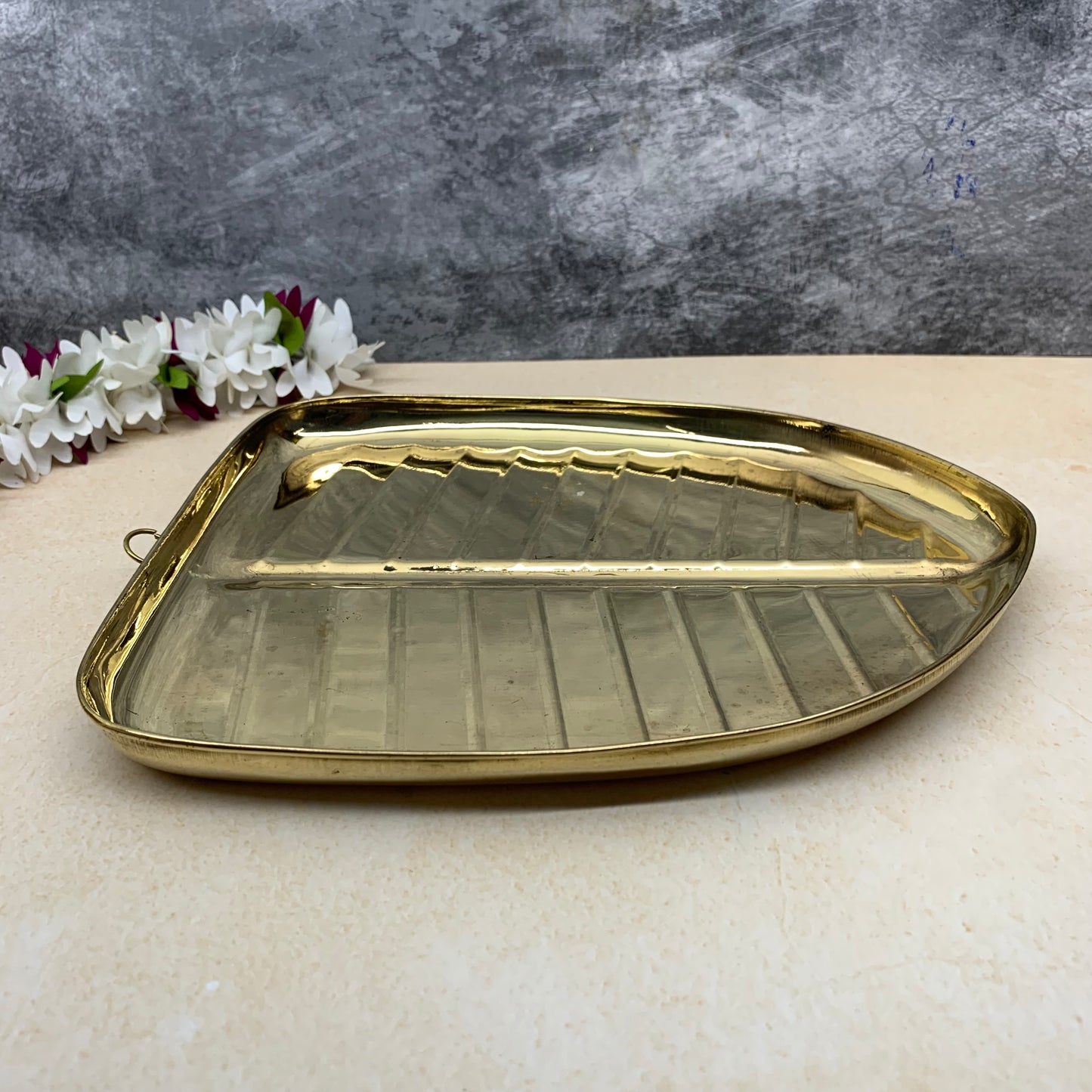 Brass Banana Leaf - RJ52