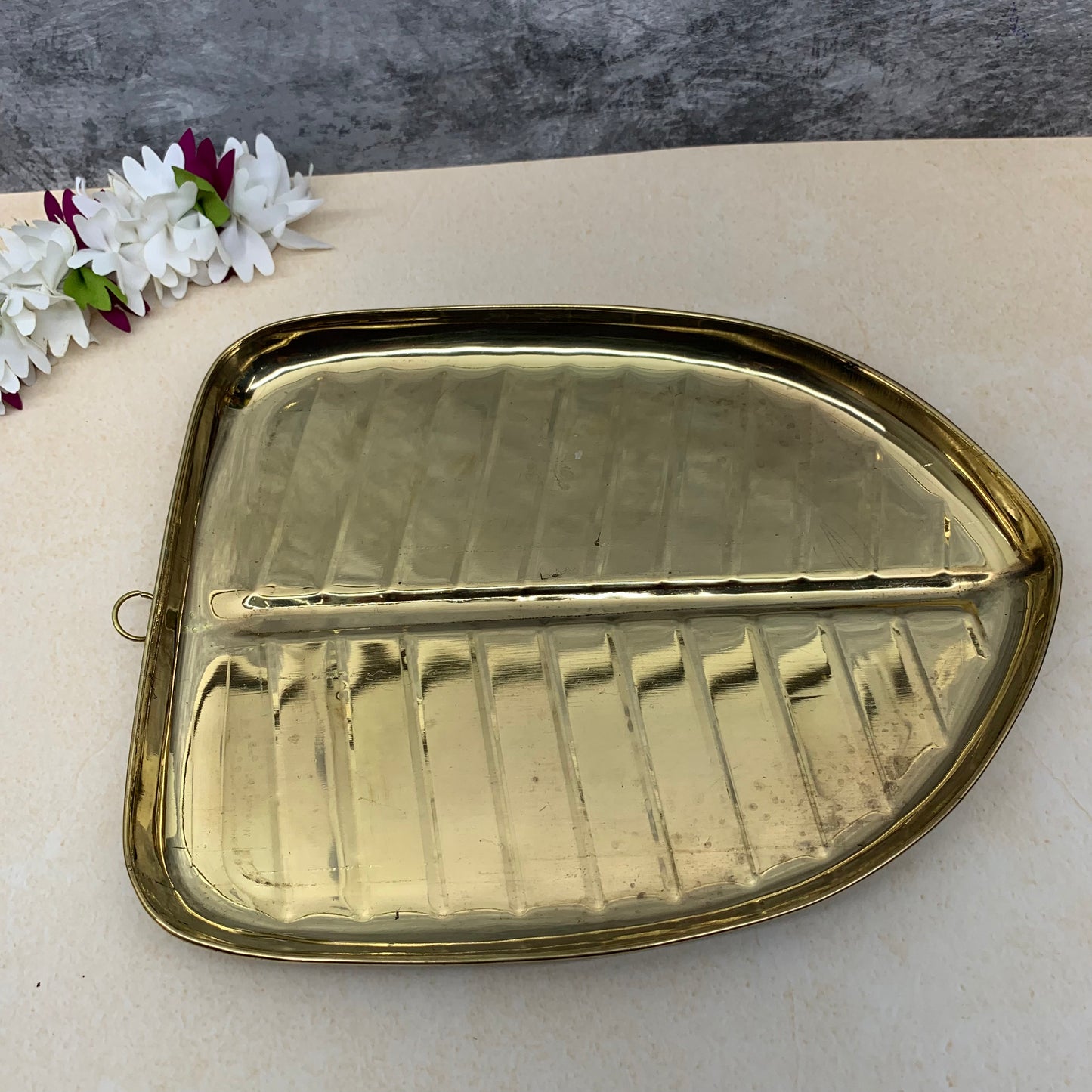 Brass Banana Leaf - RJ52