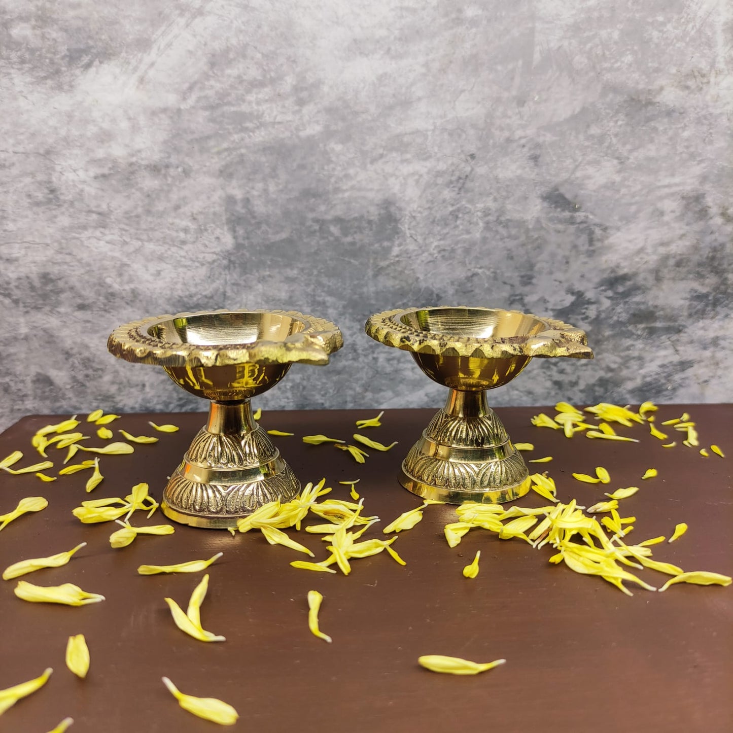 Brass Designer Vilakku with Padam - RJ5-c