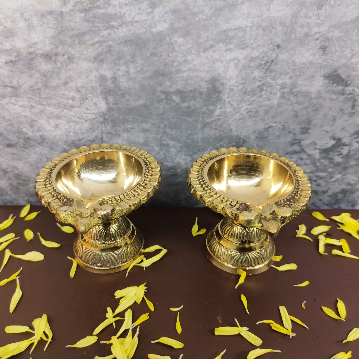 Brass Designer Vilakku with Padam - RJ5-c