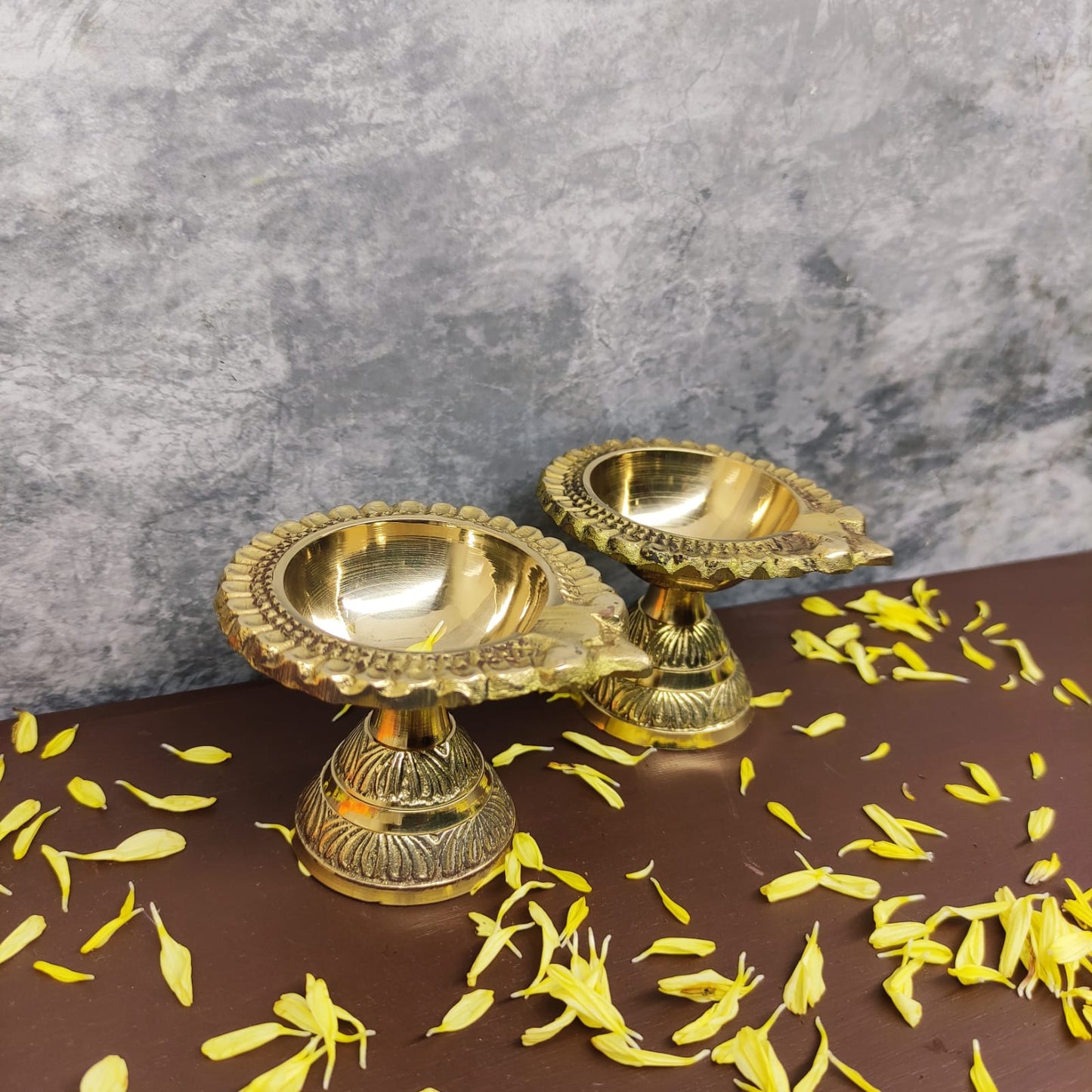 Brass Designer Vilakku with Padam - RJ5-c