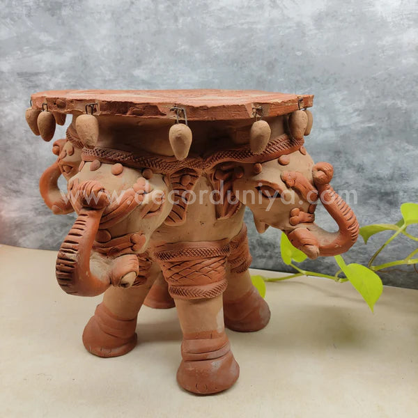 Elephant Urili Stand - ES6